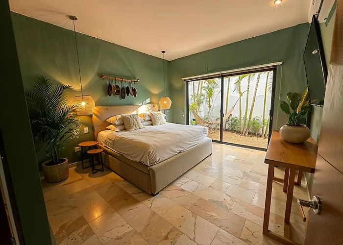 Stunning 4br With Private Pool La Veleta Retreat *