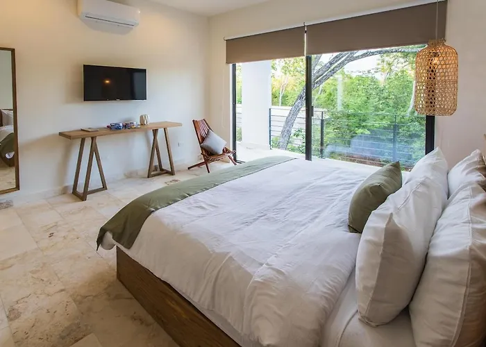 Stunning 4br With Private Pool La Veleta Retreat